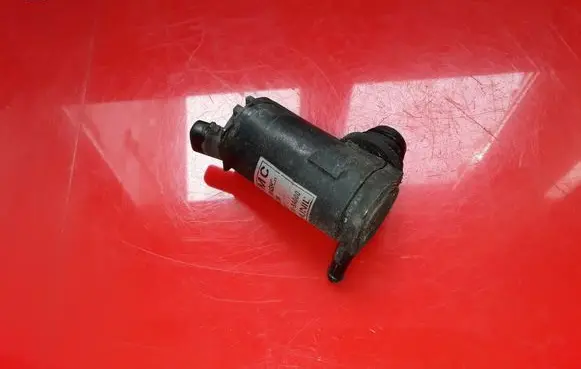 Hyundai Trajet Windscreen/windshield washer pump 985103A000