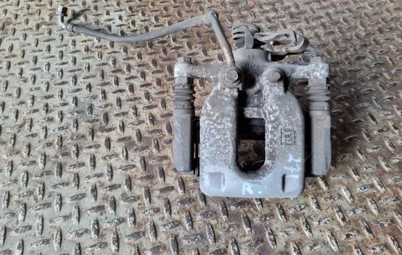 Opel Astra K Rear brake caliper