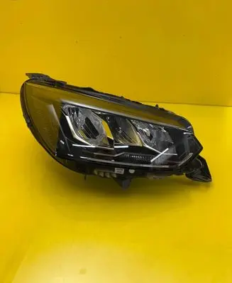 Peugeot 2008 II Headlight/headlamp 9833036180