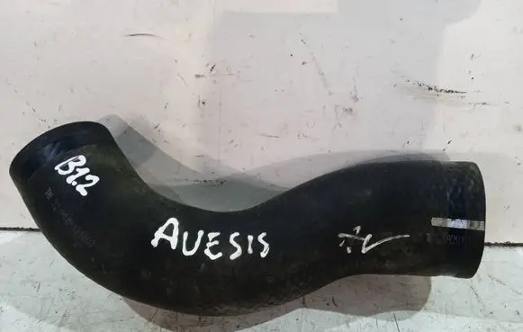 Toyota Avensis T270 Air intake hose/pipe