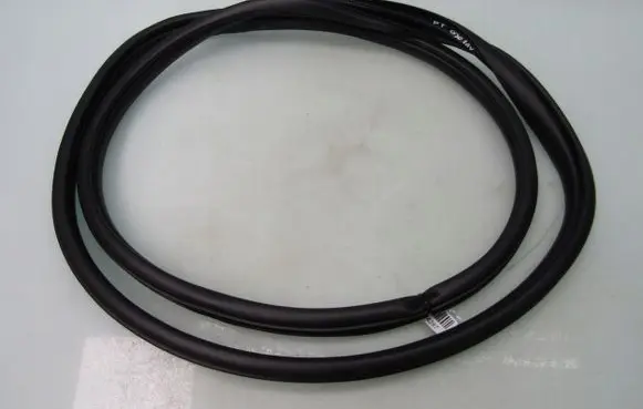 Mazda CX-30 Rear door rubber seal (on body) 