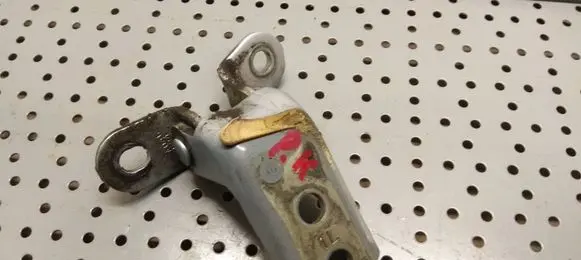 Toyota RAV 4 (XA30) Front door upper hinge
