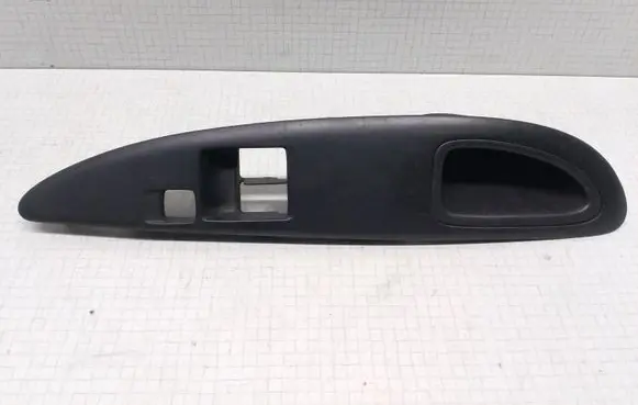 Nissan Primera Front door window switch trim 80961AV600
