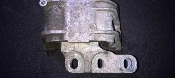 Volkswagen PASSAT B6 Engine mount bracket 1k0199262p