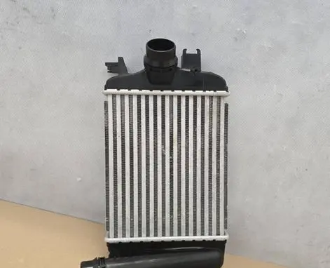Renault Clio V Intercooler radiator 14461F270B