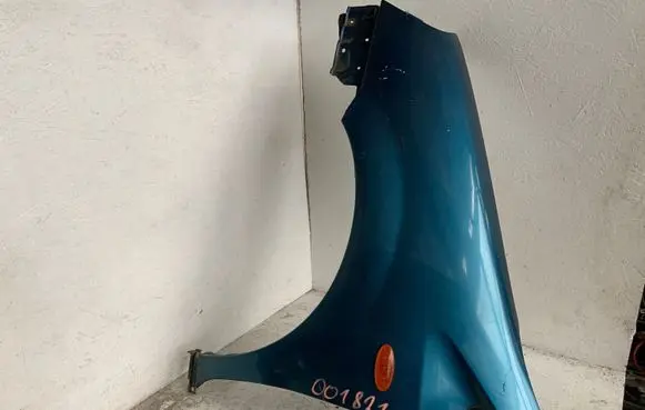 Nissan Almera N16 Fender