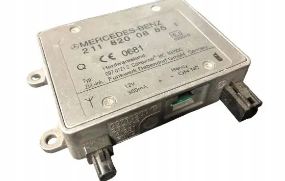 Mercedes-Benz E W211 Antenna control unit 2118200885