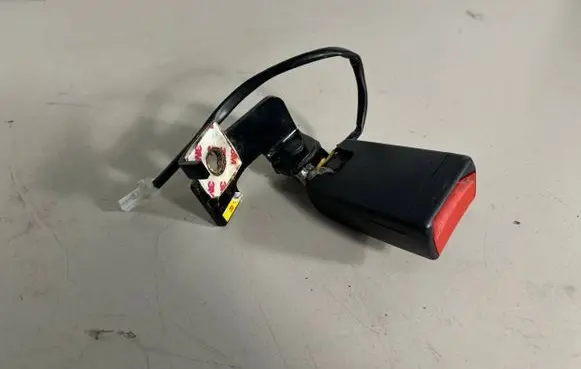 KIA Rio Front seatbelt buckle 20130930