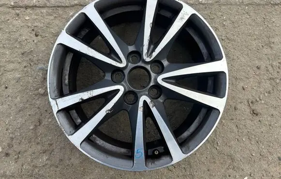 Toyota Avensis T270 R17 alloy rim 42611YY41