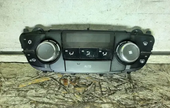 Opel Insignia A Climate control unit 13273095 100819 0166A