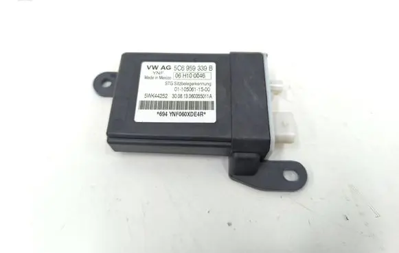 Volkswagen Jetta VI Seat control module 5C6959339B