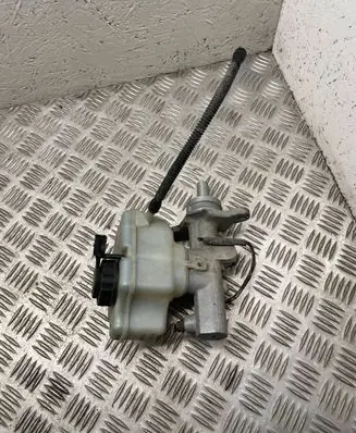 Seat Altea XL Master brake cylinder 1k0611301d