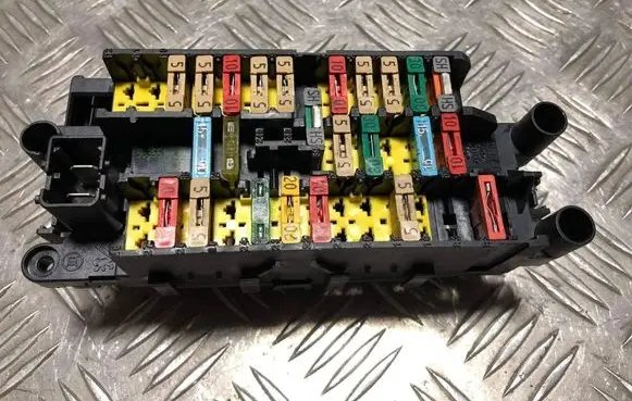 Citroen Xsara Picasso Fuse box set 9635518180