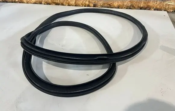 Jeep Grand Cherokee Rubber seal rear door 55399173