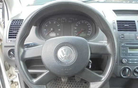 Volkswagen Cross Polo Steering wheel