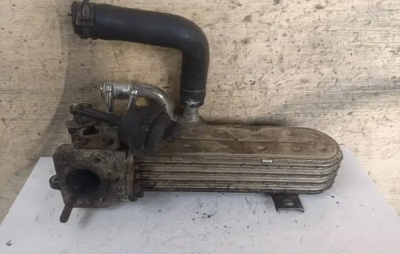 Volkswagen Jetta V EGR valve cooler 03g131513