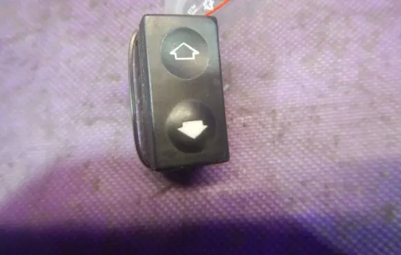 BMW 3 E36 Quarter vent window switch 8368943