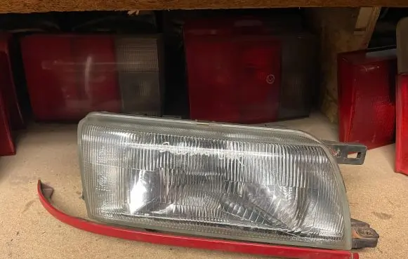 Nissan Sunny Headlight/headlamp 1424