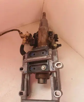 Audi A4 S4 B5 8D Steering wheel axle P100824