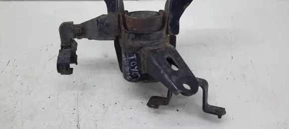 Toyota Auris 150 Engine mount bracket
