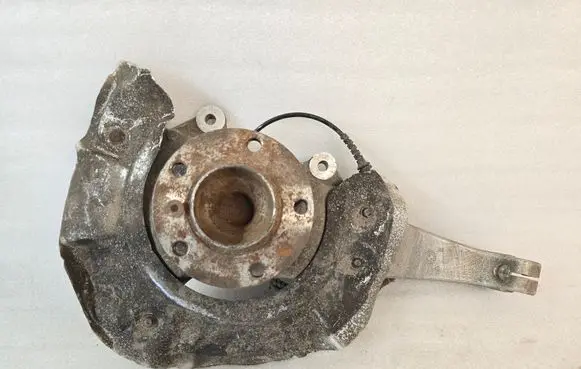 BMW 5 F10 F11 Front wheel hub