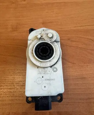 BMW 1 F40 Radiator active air flap actuator 9464869 5811R1000 19338P01808