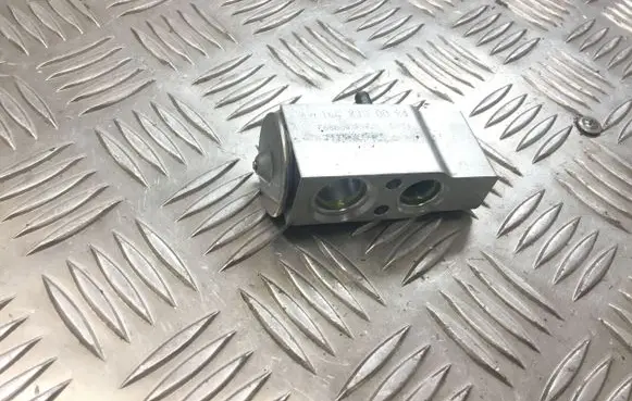 Mercedes-Benz ML W164 Air conditioning (A/C) expansion valve A1648300084