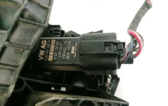 Skoda Octavia Mk2 (1Z) Glow plug pre-heat relay 0522120505 3093629