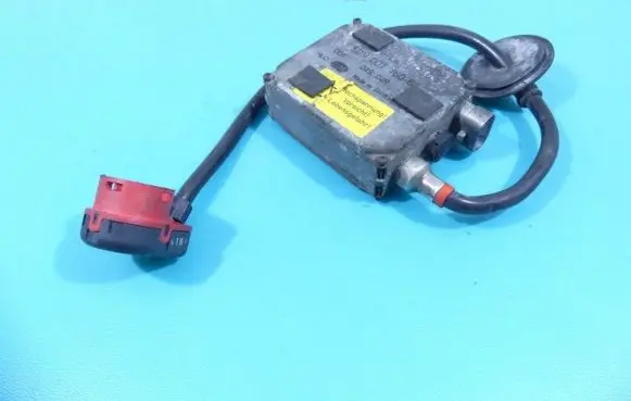 Volkswagen PASSAT B5.5 Headlight ballast module Xenon 5DV007760-61 IMPRK1328524