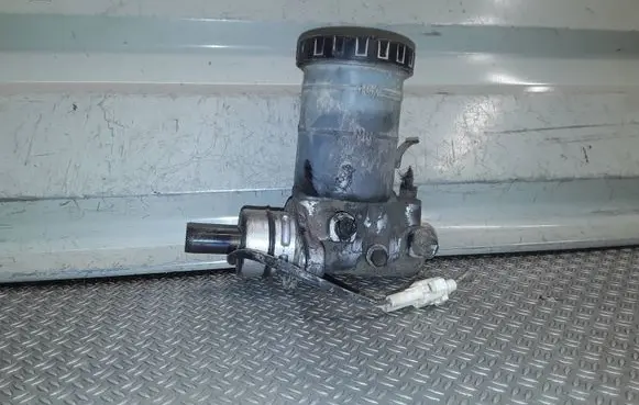 Suzuki Vitara (ET/TA) Master brake cylinder 