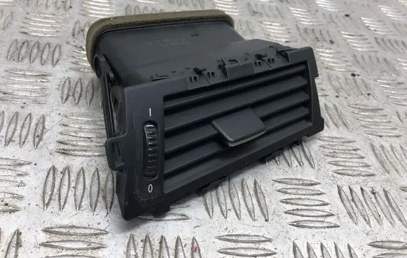 BMW 5 E60 E61 Dash center air vent grill 64226910732 5113001 14121810