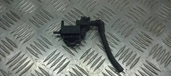 Opel Zafira A Vacuum valve 90530479