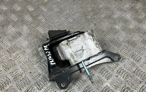 Engine mount bracket