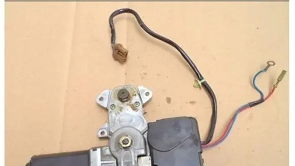 Nissan Sunny Sunroof motor/actuator 