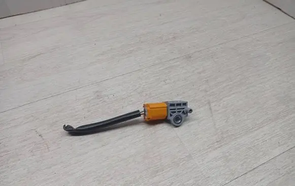 Mazda 6 Airbag deployment crash/impact sensor GDK457KC0 K0273112810