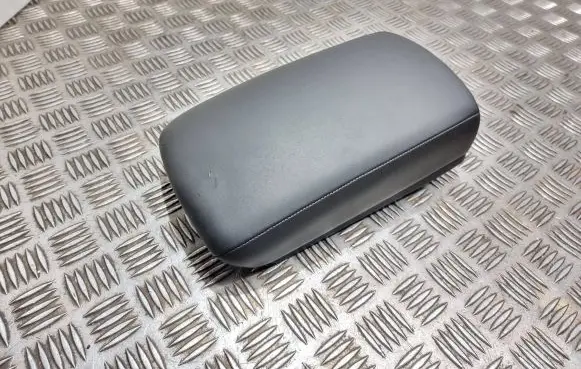 Nissan Qashqai Armrest P13200b200g1