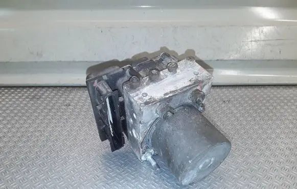 Toyota Corolla Verso AR10 ABS Pump 0265234222 445400F020