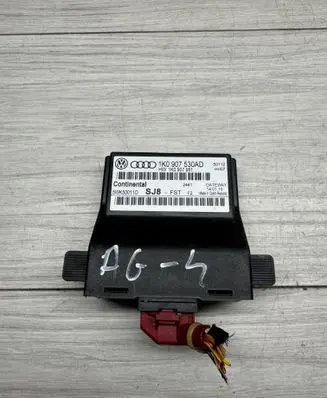Volkswagen Golf VI Gateway control module 1K0907530AD 1K0907951