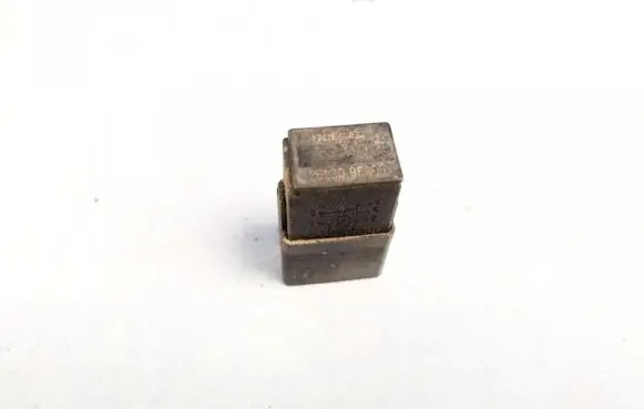 Nissan Almera N16 Other relay 252309f905 4rd007814-04