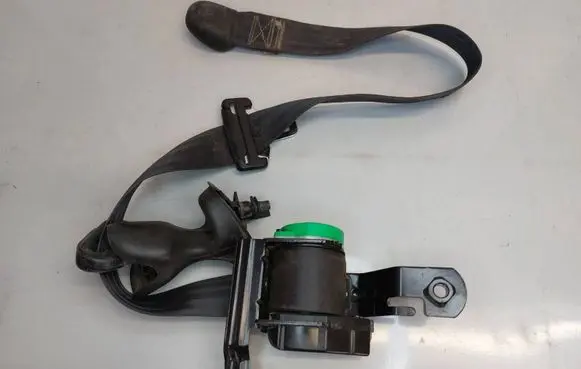 Chrysler Grand Voyager IV Rear seatbelt P04680221AD