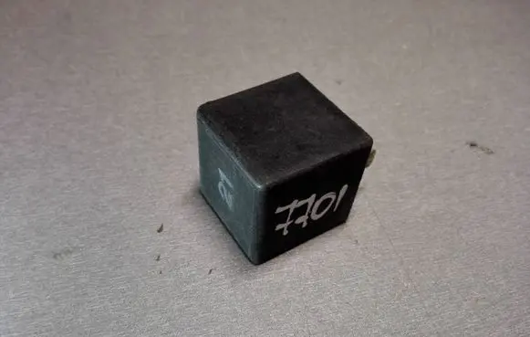 Volkswagen PASSAT B5 Other relay 191953227A