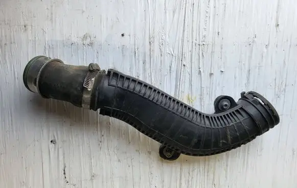 Intercooler hose/pipe