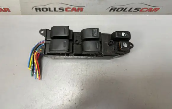 Toyota RAV 4 (XA20) Electric window control switch 8482042090