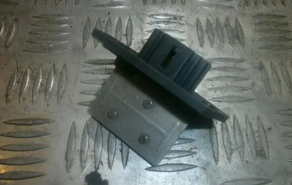 Mazda 323 Heater blower motor/fan resistor HB151BC5E