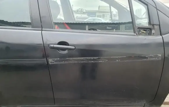 Opel Agila B Front door