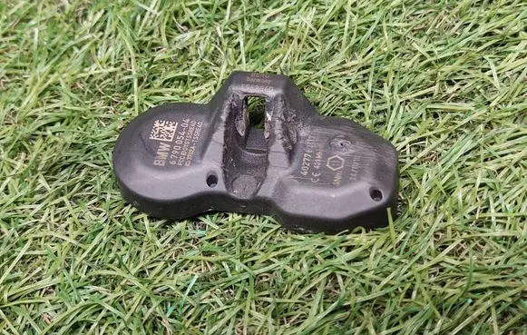 BMW 5 F10 F11 Tire pressure sensor 6790054 679005404