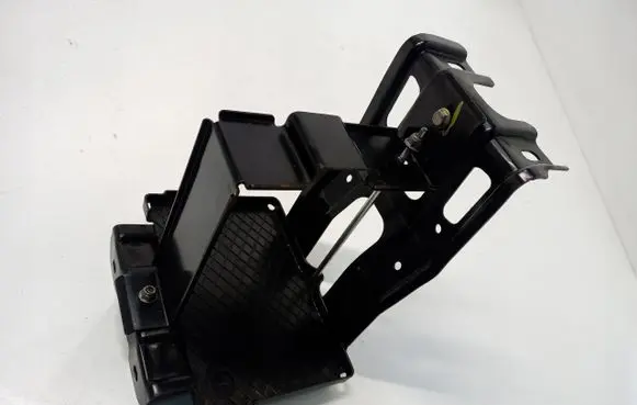 Battery bracket