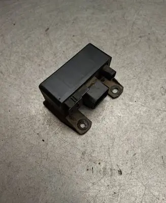 Mercedes-Benz C W203 Glow plug pre-heat relay 