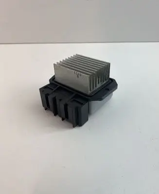 Toyota Prius (NHW20) Heater blower fan relay 8716547020