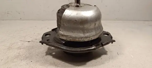 Lancia Thema Engine mount bracket